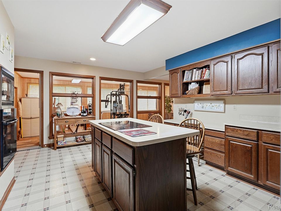 11034 Grand River Rd, photo 17