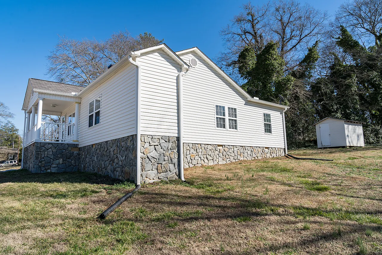 3 bed, 1270 sqft, $1,500 — Photo 2