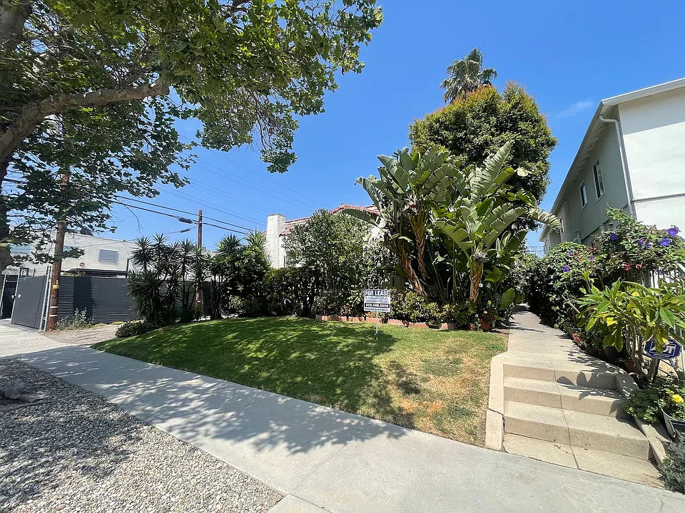 N Orange Dr
