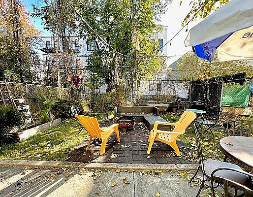 1st image of 286 Bleecker St APT 1L