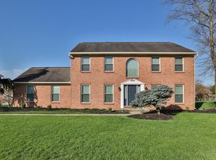 8217 Lakevalley Dr, Cincinnati, OH 45247