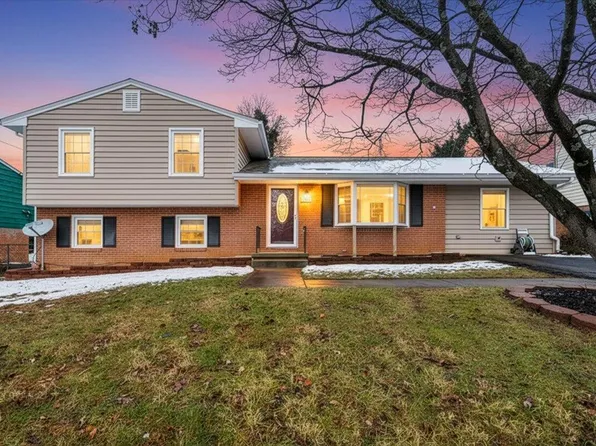 646 E Augusta Ave, Vinton, VA 24179