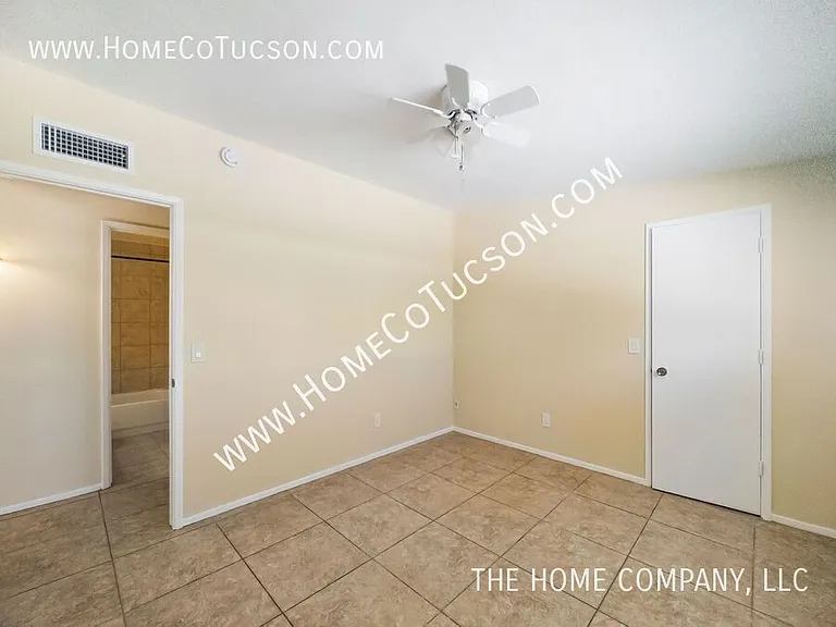 2233 N Catalina Ave — Photo 12