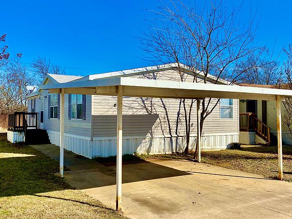 2nd image of 2911 Luna Ln