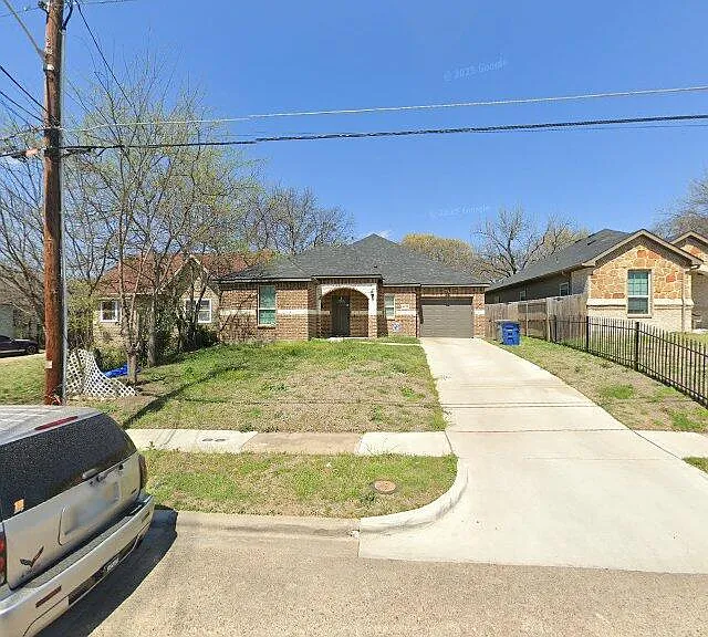 1419 Oakley Ave — Photo 1