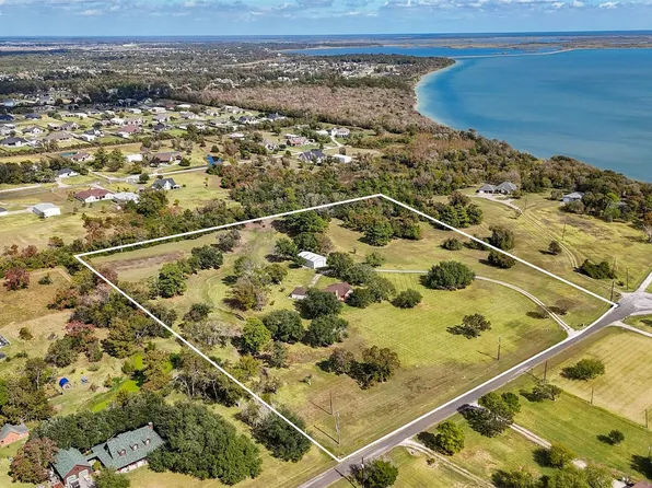 5001 Kendall Rd, Beach City, TX 77523