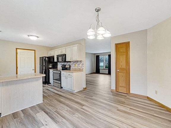 5th image of 504 Kathryns Ct