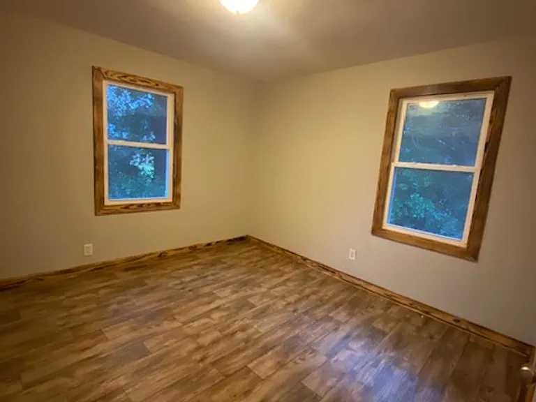 784 Rose Ct — Photo 2