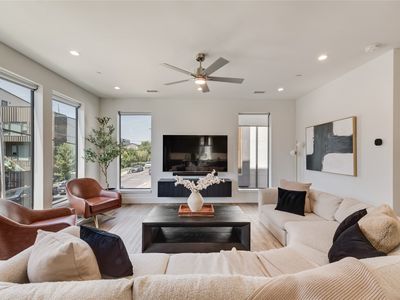 4730 Manett St #101, Dallas, TX, 75204