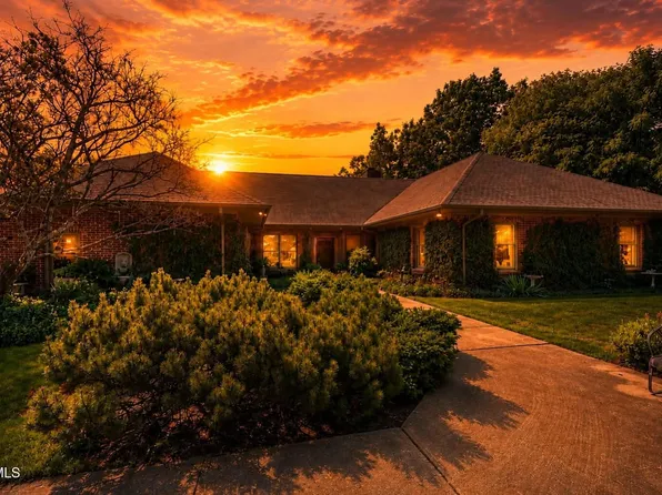 850 Belleair Ln, Bristol, VA 24201