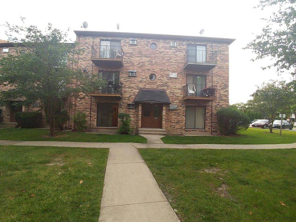 1st image of 1519 N Silver Ln APT 2A