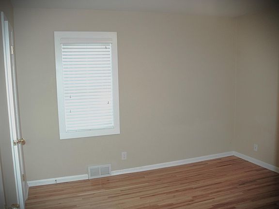 Nice size main floor bdrm