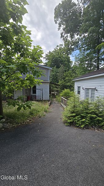 2nd image of 6 Lake Street