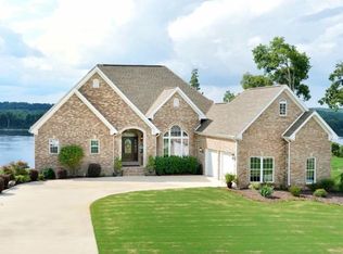 103 Clear View Dr, Sheffield, AL 35660