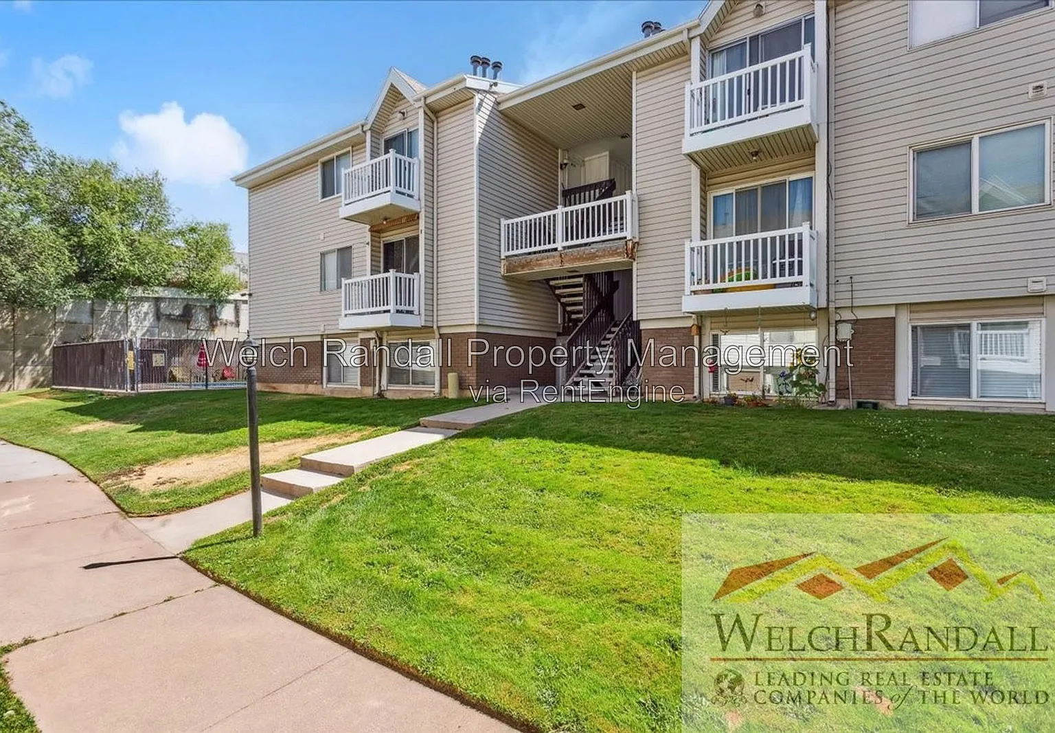 2 bed, 1.0 bath, 819 sqft, $1,065 — Photo 1