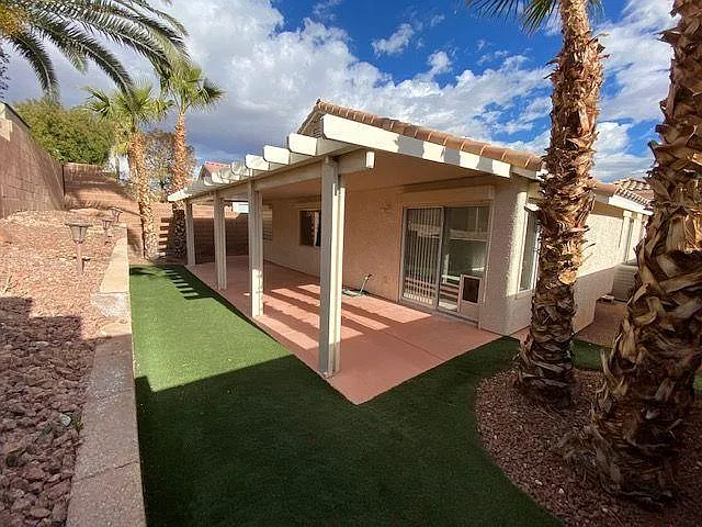 3 bed, 1611 sqft, $1,950 — Photo 3
