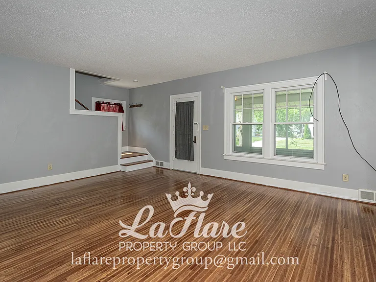 613 Locust St — Photo 4