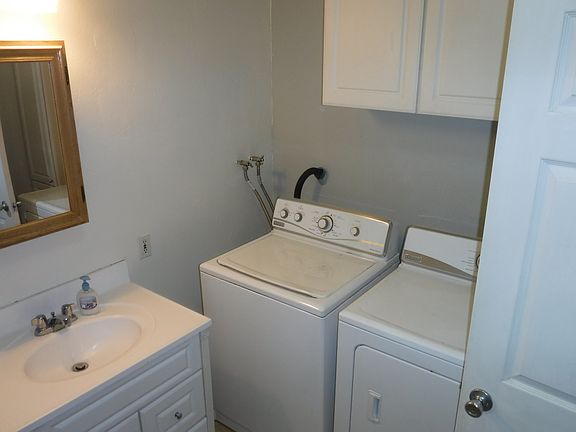 5th image of 613 Irving Way