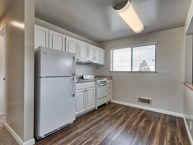 Woodmont Apartments — Photo 23