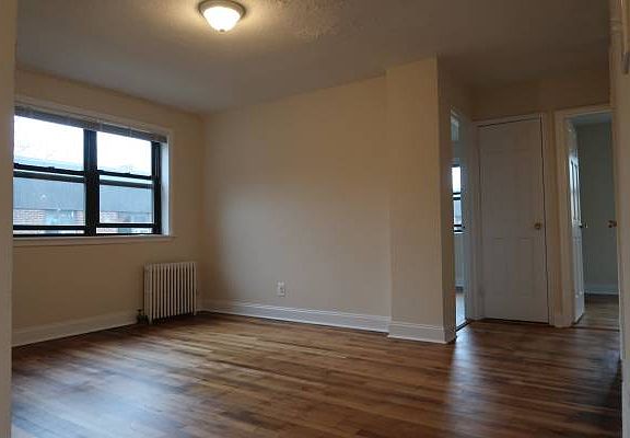3rd image of 2024 Crescent St APT 3A
