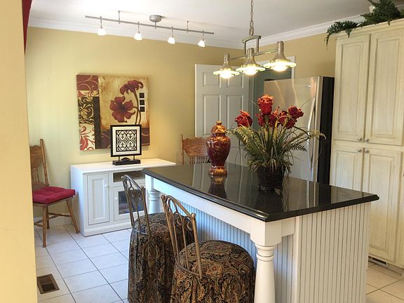 4th image of 1118 Fairground Ct
