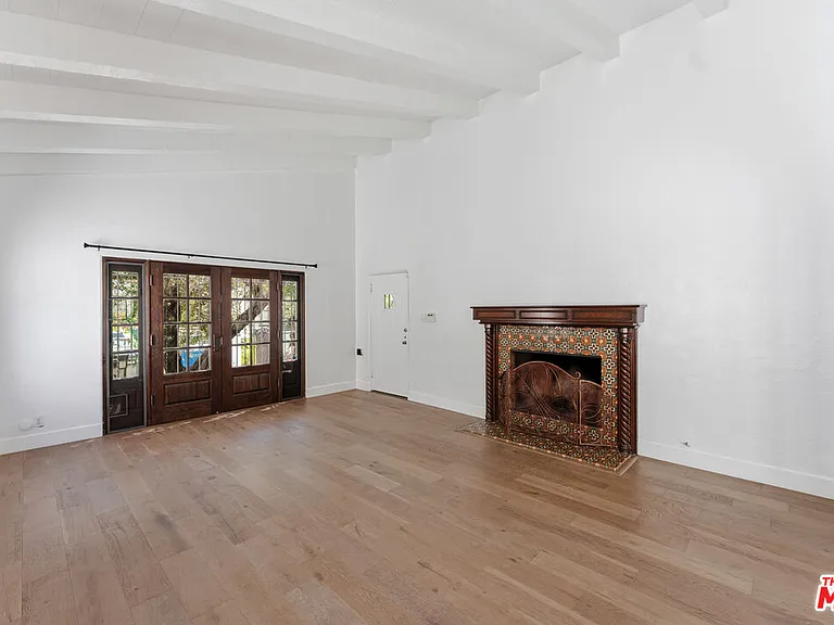 537 N Poinsettia Pl — Photo 4