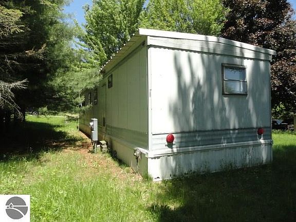 4th image of 1102 Carmen Dr