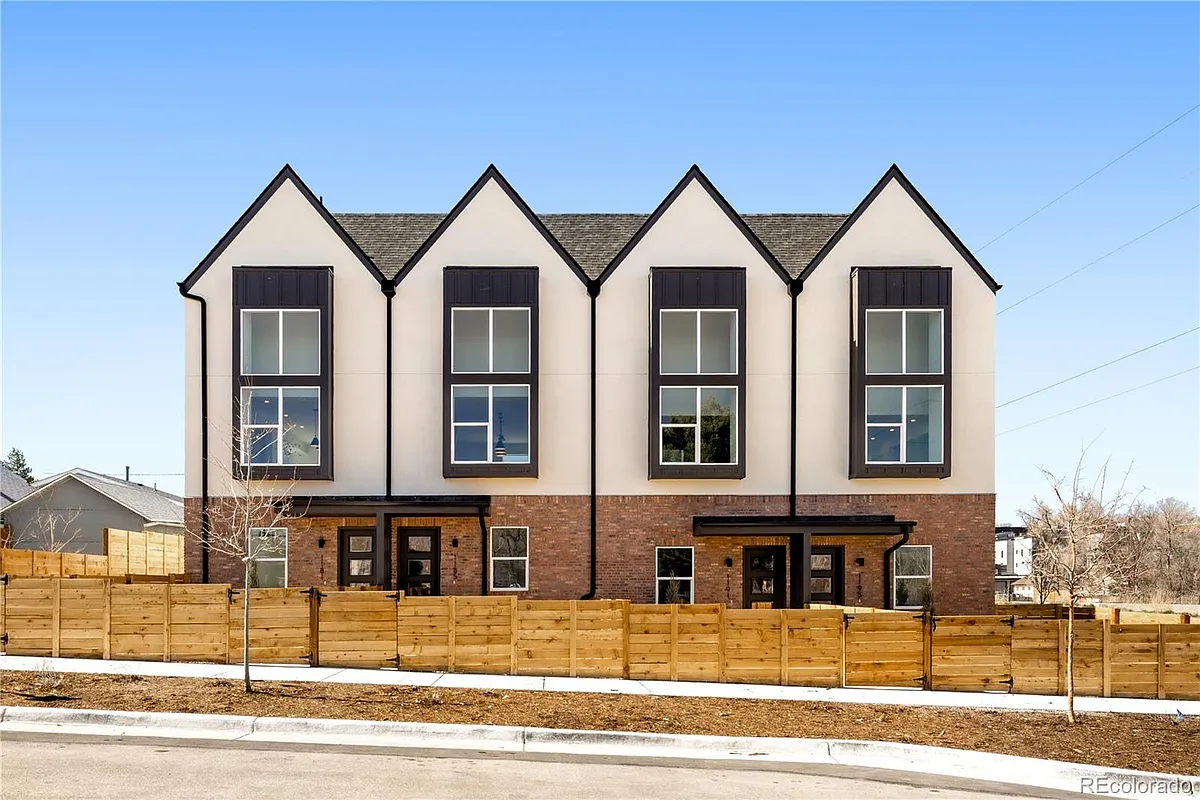Building Photo - 3620 W 12th Ave