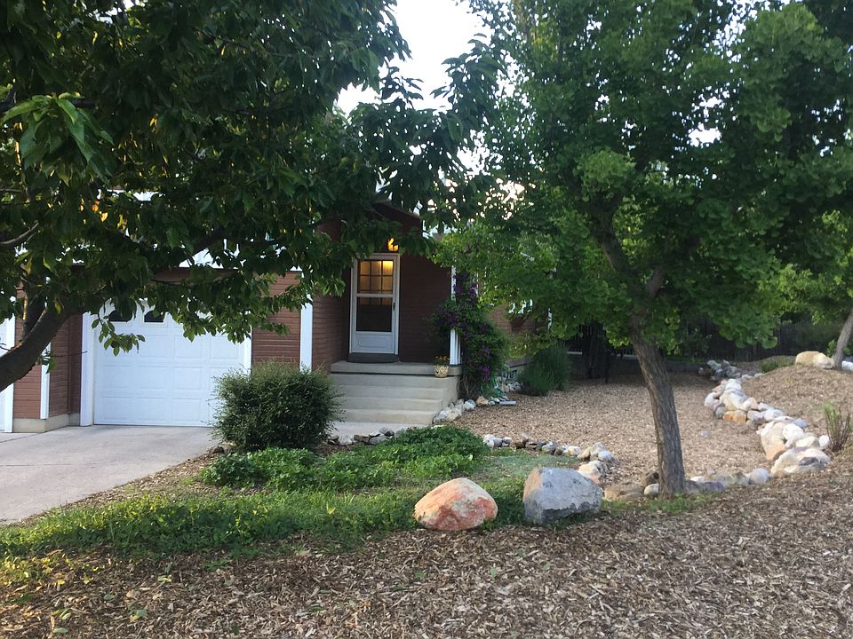 1st image of 975 Thrushwood Dr