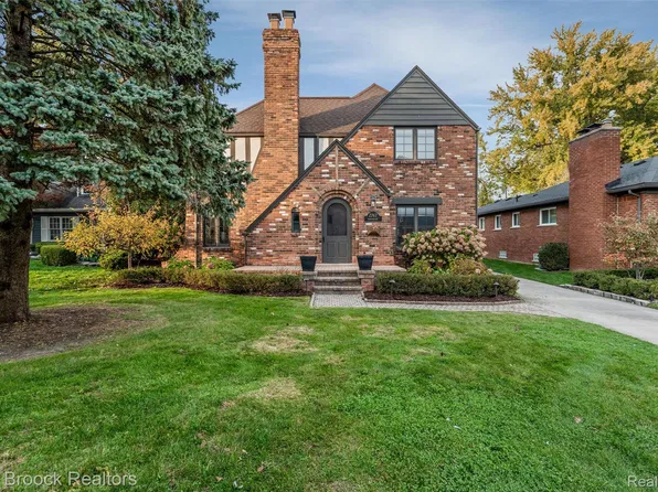 2747 Manchester Rd, Birmingham, MI 48009