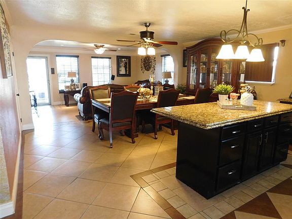 5th image of 2727 Hearne Dr
