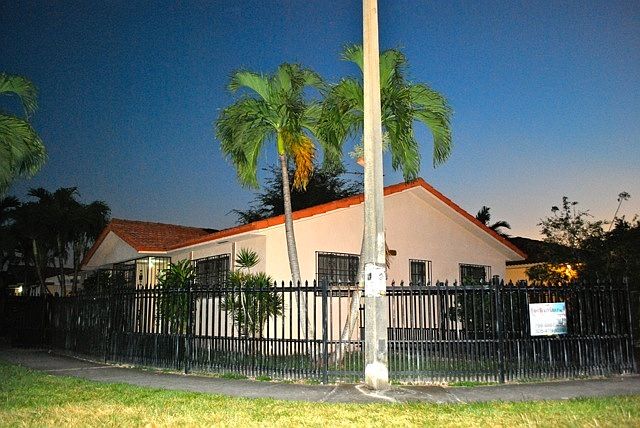 1st image of 2706 W 72nd Pl