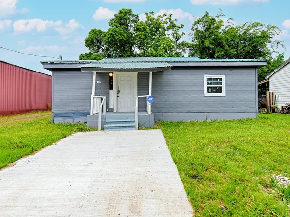 109 W Marsalis St, Celeste, TX 75423