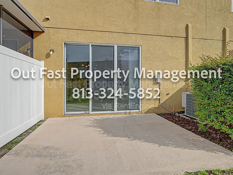 6919 Holly Heath Dr — Photo 44