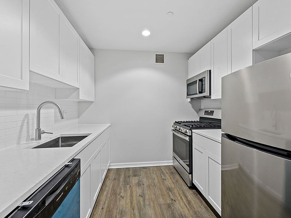 1st image of 15 Park Row APT 17K