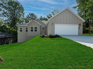 4 Holt Ln, Bella Vista, AR 72715