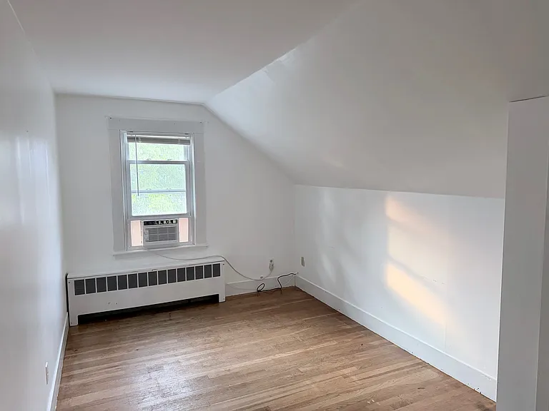 21 Houghton St #2 — Photo 1