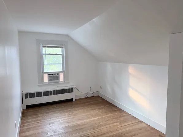 21 Houghton St #2, Woburn, MA 01801