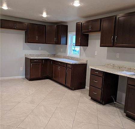 3rd image of 1170 Puriton Ave