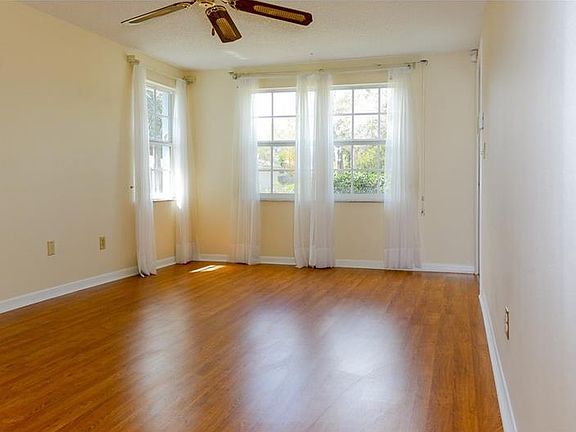 4th image of 1403 Glendover Ct