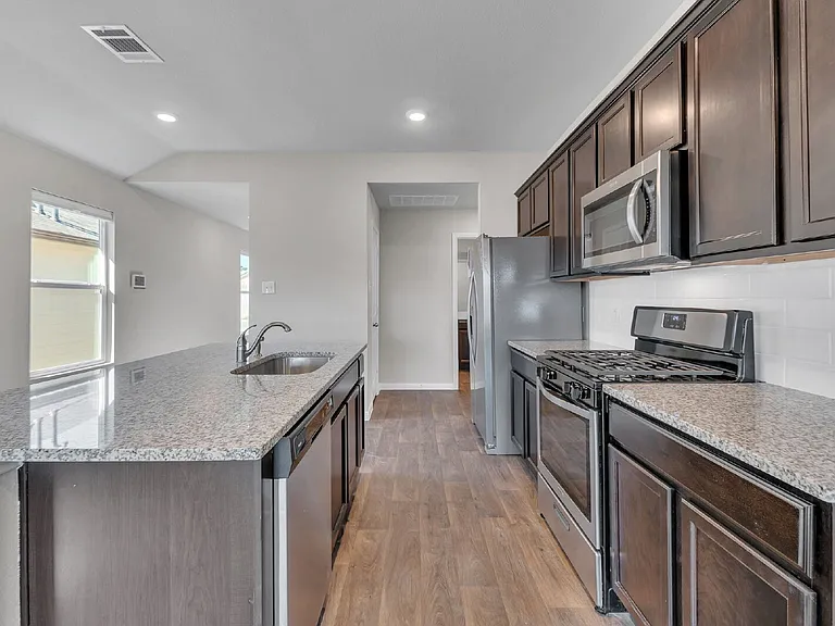 585 Apache Plum Dr — Photo 11
