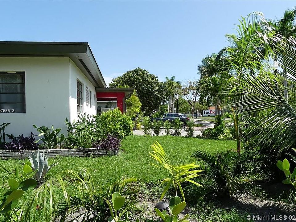 1st image of 1580 Calais Dr #0