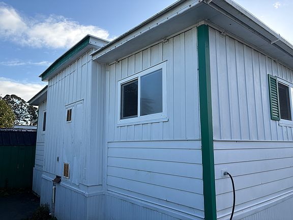 2nd image of 2000 Shetland Ln #2000S