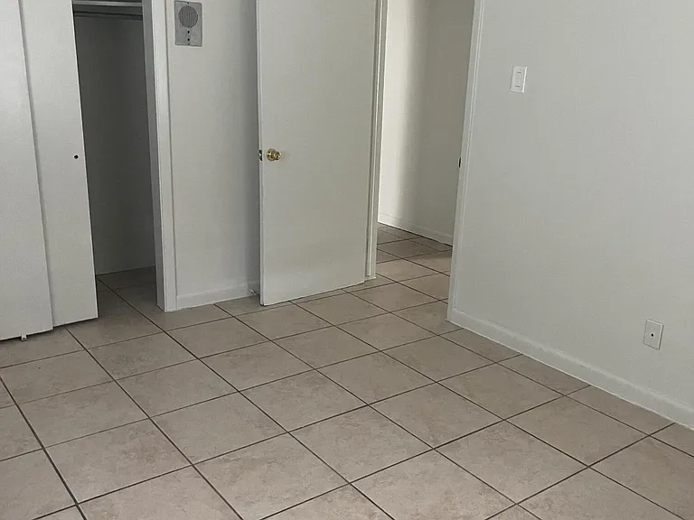 620 E Crosby Ave — Photo 9