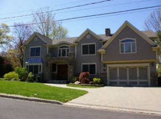 26 Devonshire Rd, Cresskill, NJ 07626