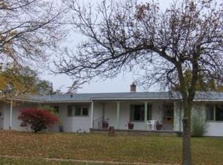 1131 State St, Marinette, WI 54143