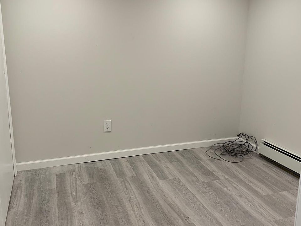 2nd image of 943 11th St