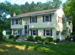 24 Carol Ann Dr, Albany, NY 12205