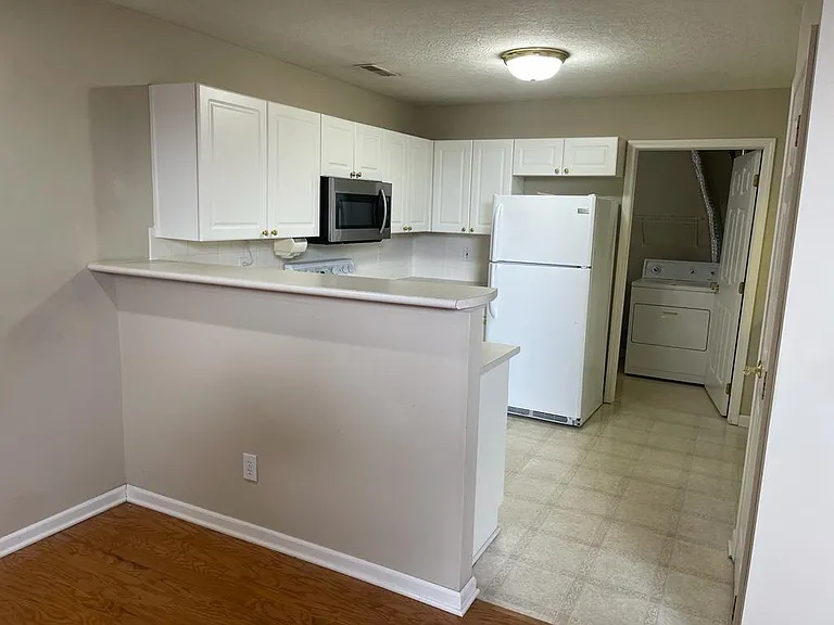 7888 Meadowlark Ln N — Photo 13