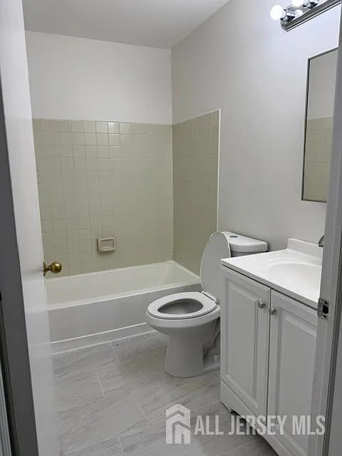 2 bed, 2.0 bath, $2,300 — Photo 3